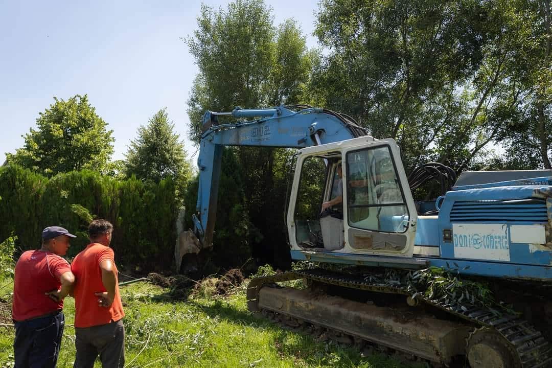 Më në fund janë zgjidhur problemet pronësore në lagjen Veliu në Polac, të cilat kanë bërë që të pengohet shtrirja e gypit të kanalizimit për këtë lagje dhe lagjen Kodra të Prekazit të Poshtëm për vite me radhë