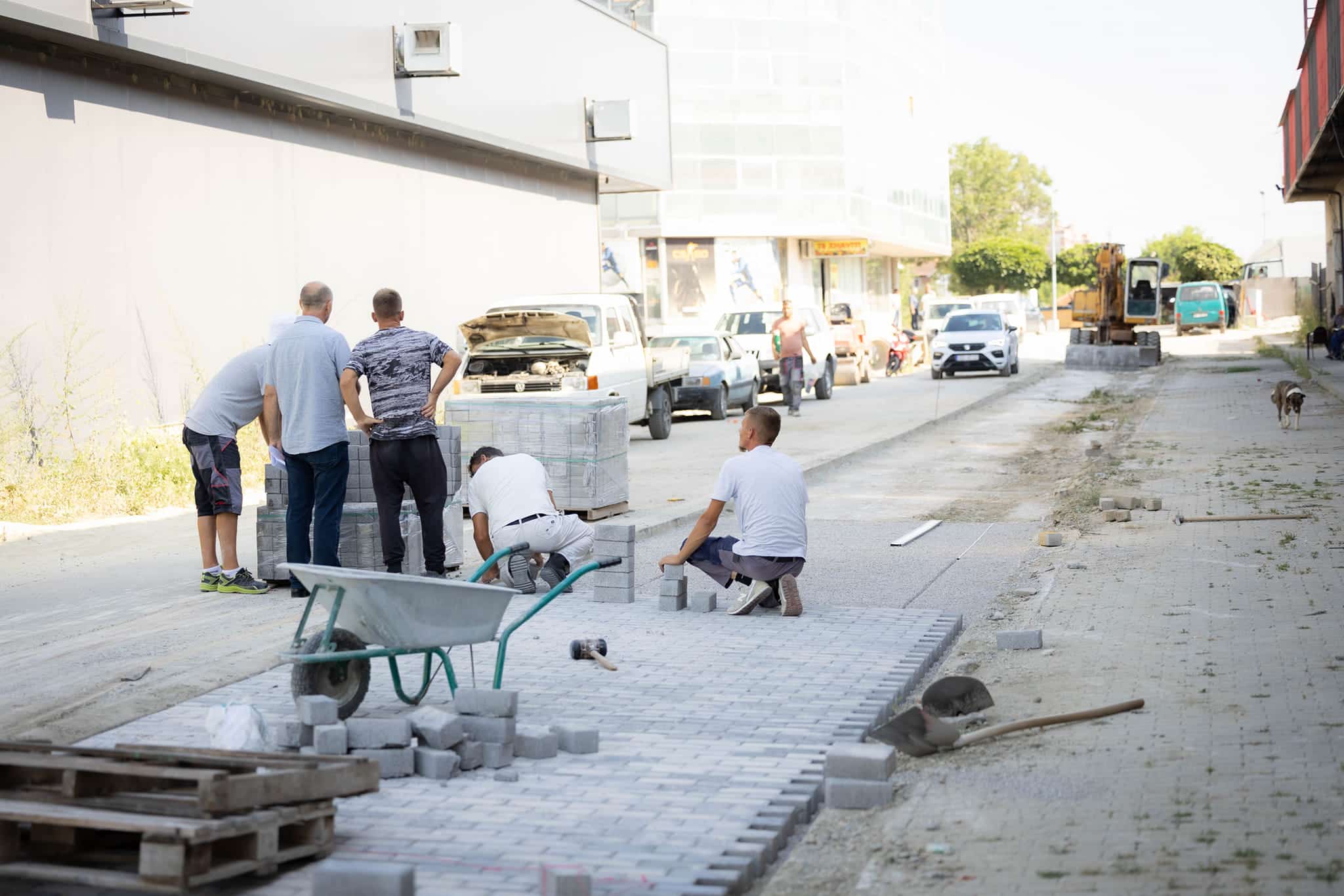 Fillimi i punimeve për rehabilitimin e rrugës te Stadiumi “Bajram Aliu” në qytet