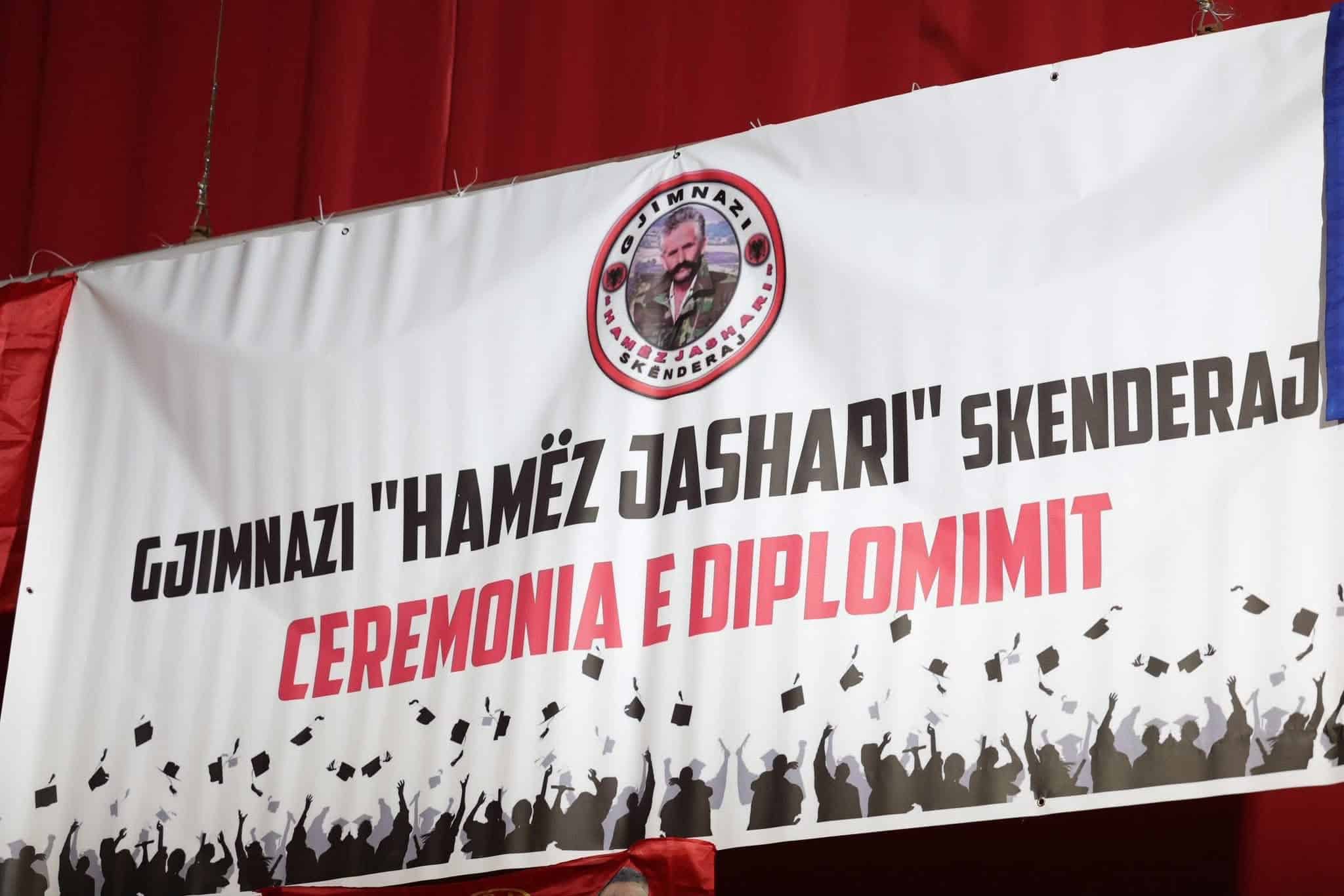 Mbahet ceremonia solemne e diplomimit të maturantëve të Gjimnazit “Hamëz Jashari” në Skenderaj